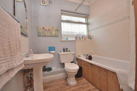 1 bedroom detached bungalow to rent, - Photo 5