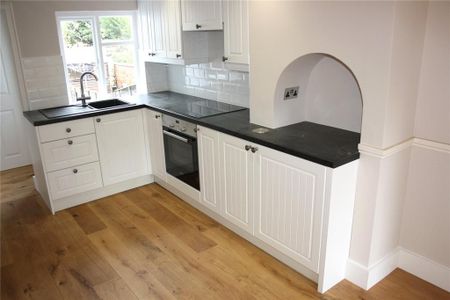 2 bedroom terraced house to rent - Photo 4