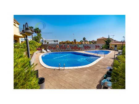 Amplio Apartamento en Planta Baja en Bellamar II, una de las Zonas más Exclusivas de El Duque. - Photo 3