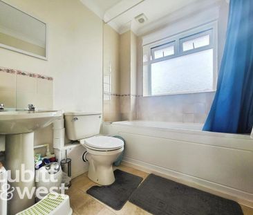 2 bedroom semi-detached house to rent - Photo 4