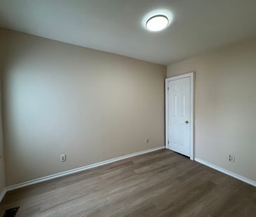 For Lease - 30 Endean Avenue Unit# Main, Toronto, Ontario - Photo 1