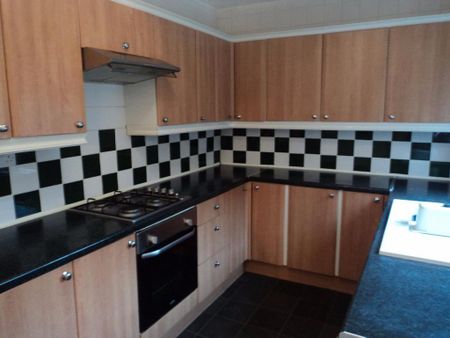 3 bedroom terraced house to rent - Photo 2