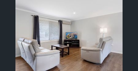 GREAT FAMILY HOME WITH SPARKLING SWIMMING POOL - Photo 2