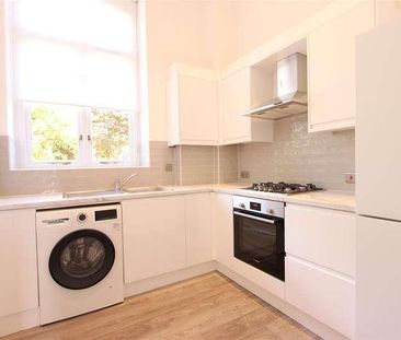 Penrose House, Newsholme Drive, N21 - Photo 4