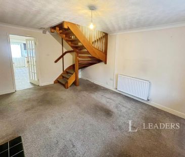 4 bedroom semi-detached house to rent - Photo 3