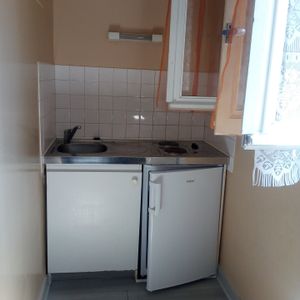 Location Appartement 1 pièce 22m² MONTMORILLON 86500 - Photo 2