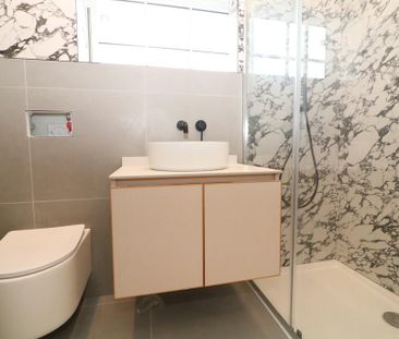 2 bedroom penthouse to rent - Photo 4