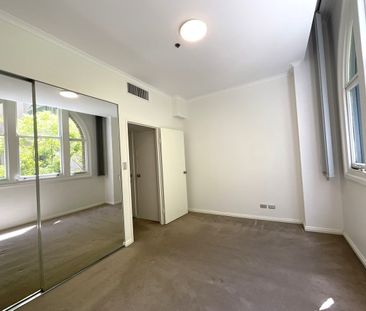 Character-filled, Spacious One Bedroom Apartment - Photo 2