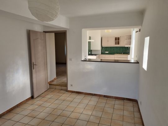 T3 de 56 m² av. parking coeur du village ! - Photo 1