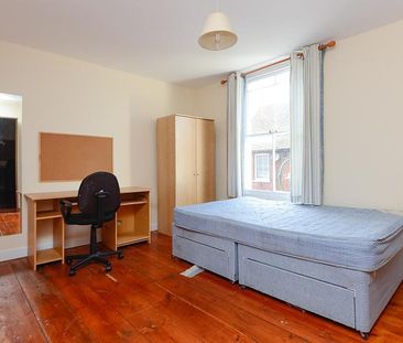 3 bedroom terraced house to rent - Photo 3