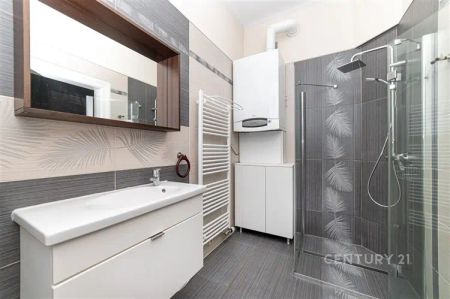 Pronájem nadstandardně prostorného bytu 2+1 (93 m - Fotografie 5