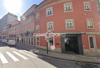 T1 Junto á Faculdade de Belas Artes