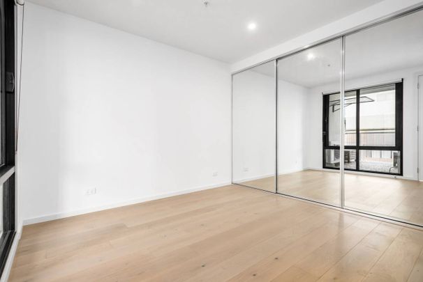 STYLISH APARTMENT | SECURE | PRIME LOCATION - Photo 1