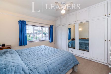 1 bedroom property to rent Burwood Road, Hersham, Walton-on-Thames, Surrey, KT12 - Photo 4