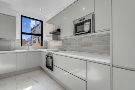 1 Bedroom Apartment, Putney Bridge Road, London - Photo 3