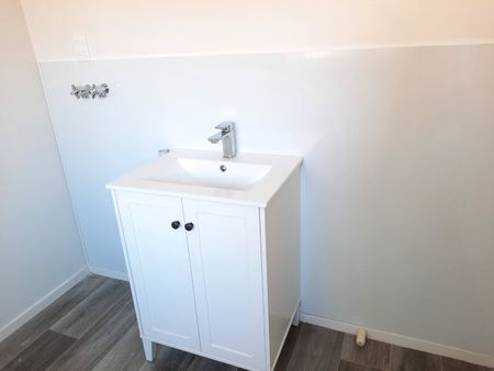 Renovated and includes water and lawns - Photo 2