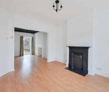 Ferndale Road, Banstead, SM7 - Photo 1