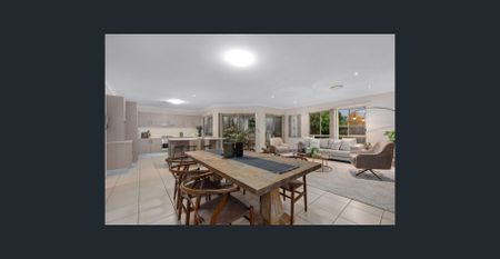 Spacious Home Fully Ducted Air conditioning - Photo 2