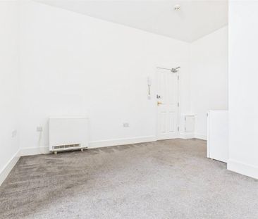 Property to rent - Photo 2