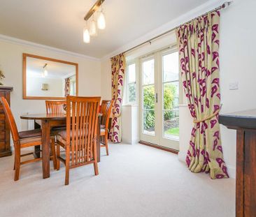 4 bedroom terraced house to rent - Photo 2