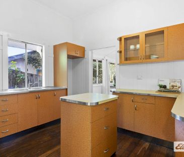 Elevated Character Stunner - Photo 2