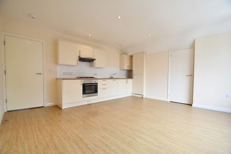 Station Road, Gerrards Cross, Buckinghamshire,SL9 - Photo 4