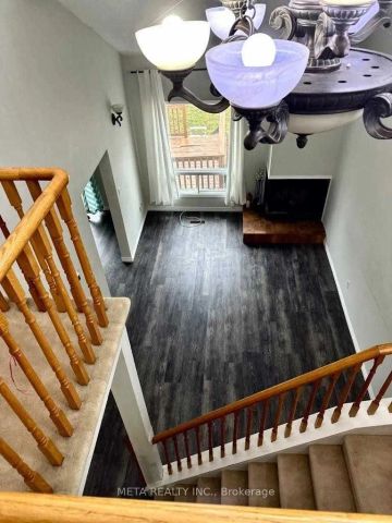 8 Roscoe Road #Main - Photo 2