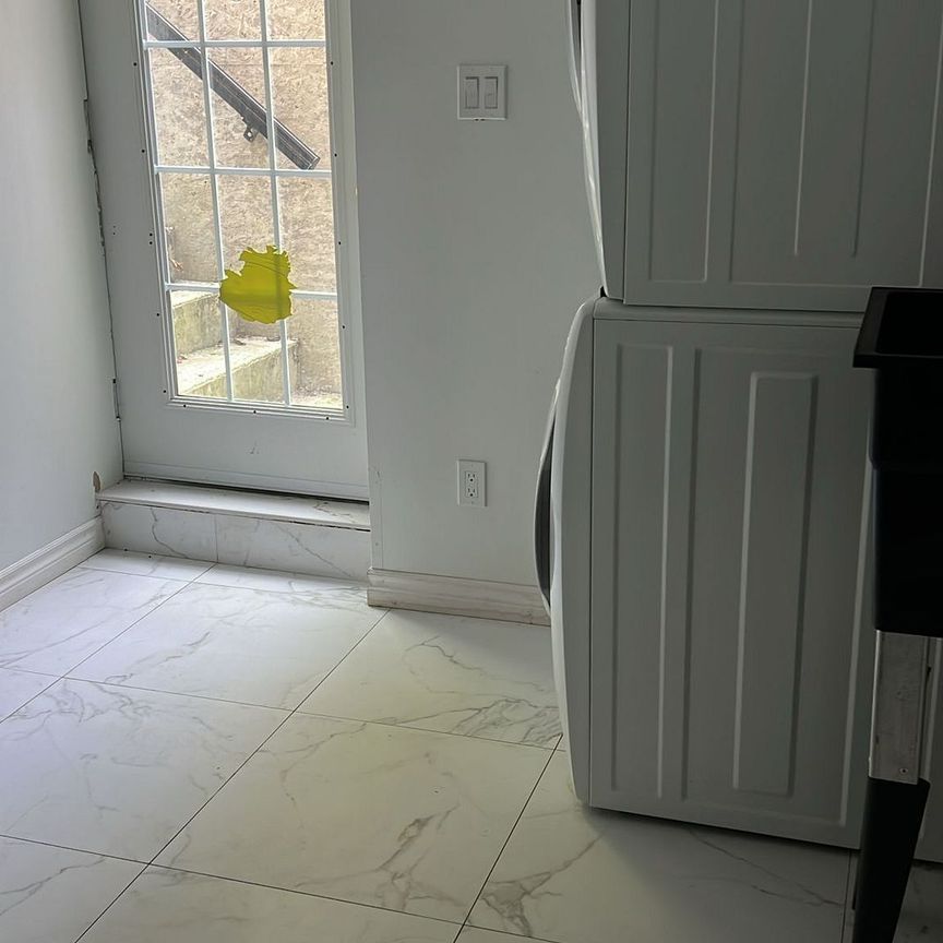 For Lease - 1703 Chalkdene Grove, Mississauga, Ontario - Photo 1