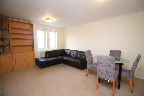 2 bedroom Flat to rent in Kielder Close, Killingworth, Newcastle Upon Tyne - Photo 1