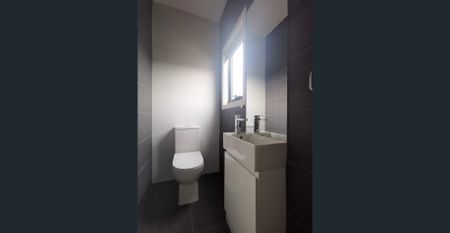 Modern Townhouse With Perfect Location! - Photo 5