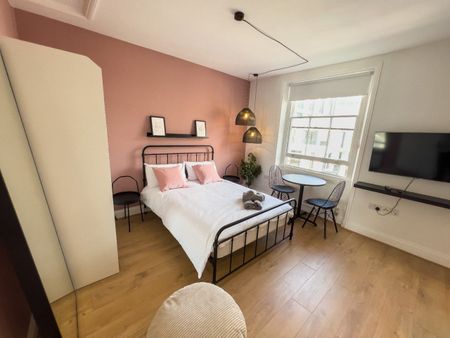 Studio Flat, Kensington Gardens Square, W2 - Photo 3