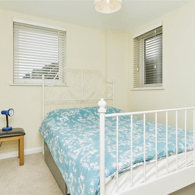 3 bedroom flat to rent - Photo 1