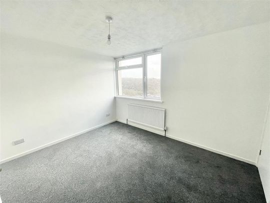 2 bedroom end of terrace house to rent - Photo 1