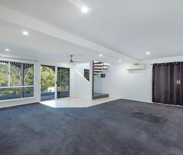 Doonan - Photo 2