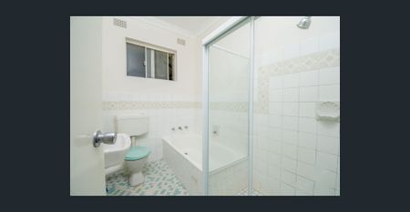 2 Bedroom Apartment 200 meters from the train station - Photo 5