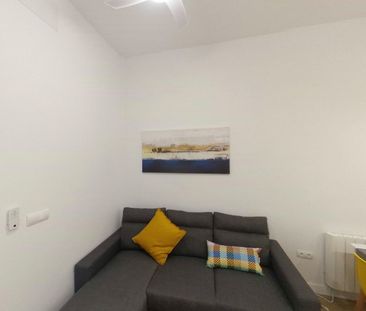 Piso de alquiler en Calle de Gutierre de Cetina, Pueblo Nuevo - Photo 1