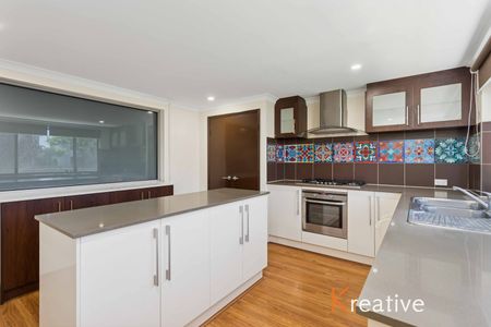 19 Fulbrooke Loop, Canning Vale WA 6155 - House For Rent - $880 | Domain - Photo 4