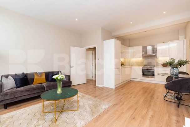 stunning 1 bedroom apartment with loft style features in a modern development - Photo 1