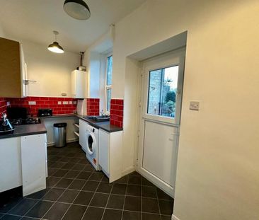 2 bedroom end of terrace house to rent - Photo 6