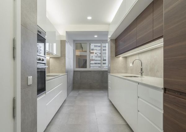 4 Bedroom Apartment with a view, Restelo, Lisboa