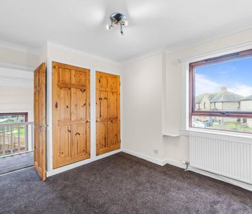 4 bedroom semi-detached house to rent - Photo 5