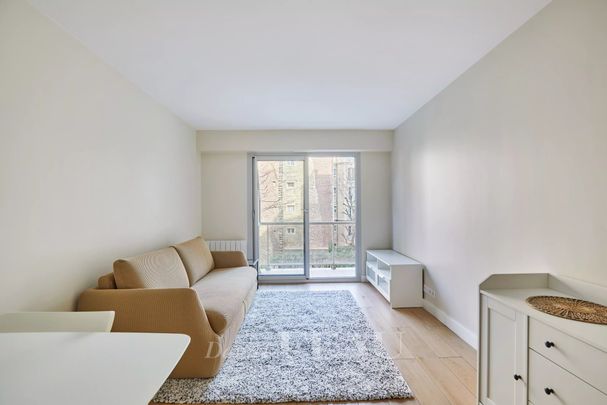 Location studio, Paris 15ème (75015), 1 pièce, 24.53 m², ref 85653788 - Photo 1