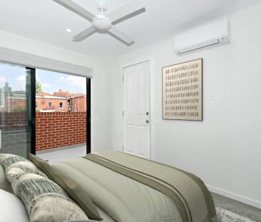 Brand New Luxury Townhouse with Private Rooftop Retreat! - Photo 4