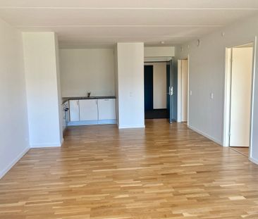 Lys 2-værelses lejlighed med altan i Aalborg - Photo 3