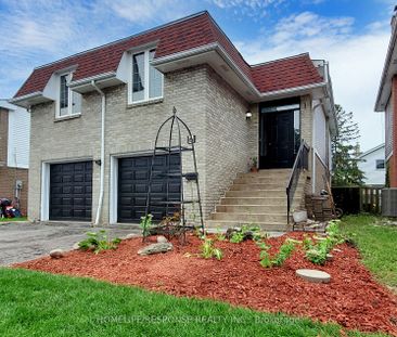 Detached Home For Lease | W8146588 - Photo 3