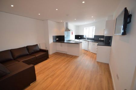 5 bedroom flat to rent - Photo 2
