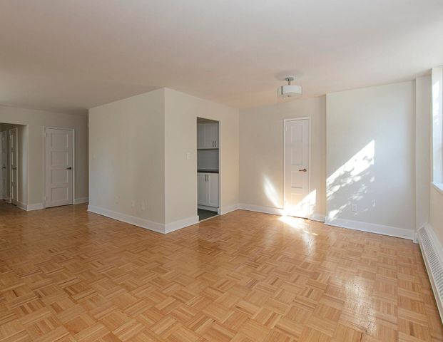 For Lease - 490 Eglinton Avenue Unit# 301, Toronto, Ontario - Photo 1