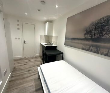 1 bedroom house of multiple occupation to rent - Photo 6