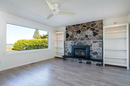 For Lease - 35 St. Clair Street, Collingwood, Ontario - Photo 4