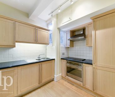 2 Bedroom Flat, Martin’s Lane, London, Greater London, WC2N - Photo 4